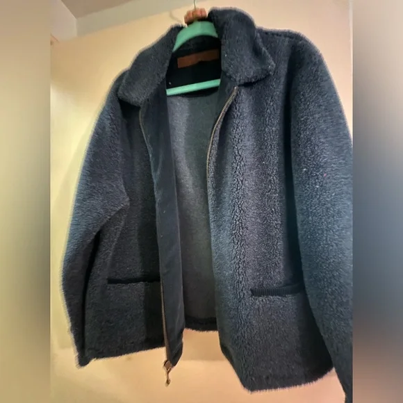 Ladies blue fuzzy jacket - Picture 1 of 4